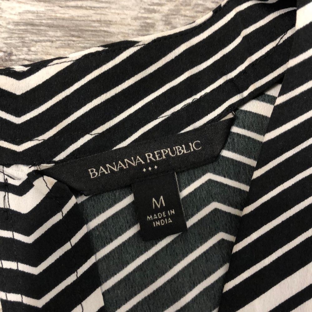 Banana Republic Open Back Black & White Top - Picture 5 of 8